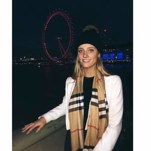 Meet your Posher, Claire